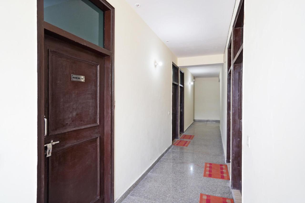 Oyo 46744 Hotel Yash Nueva Delhi Exterior foto